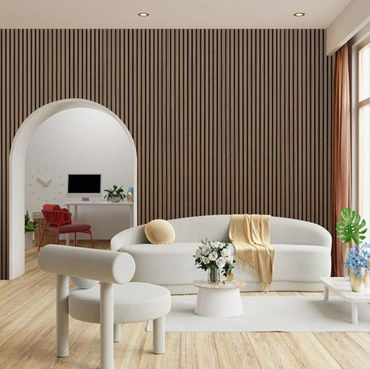 Ambiente con paneles decorativos alistonados en madera